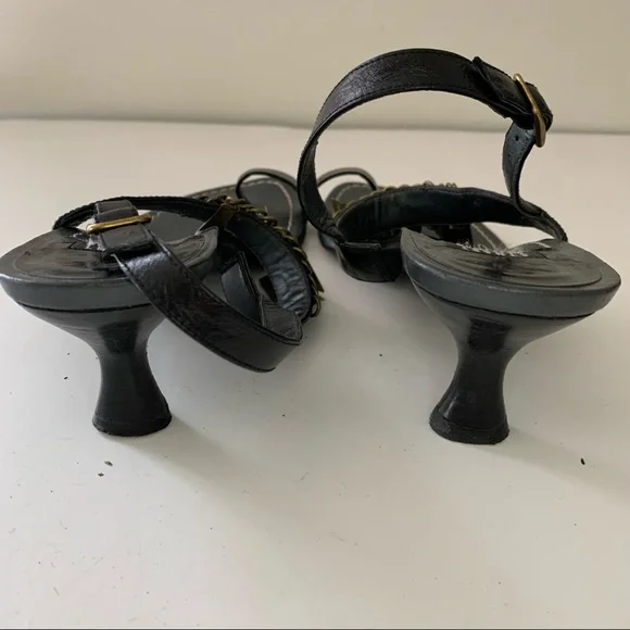 Stuart Weitzman Heeled Toe Ring Sandals with Bronze Metal Fringe, US W6 - Picture 9 of 12